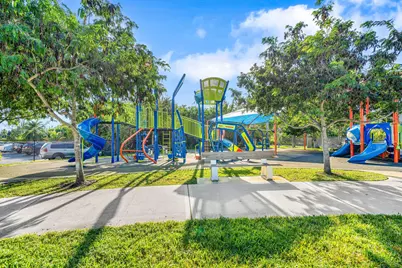 580 Egret Drive, Unit #123, Hallandale Beach, FL 33009 - Photo 27