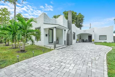 727 S Fernwood Drive S, West Palm Beach, FL 33405 - Photo 1