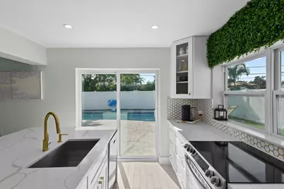 912 SE 15th Court, Deerfield Beach, FL 33441 - Photo 15