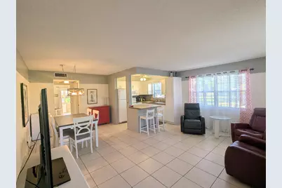 76 Dorchester D, West Palm Beach, FL 33417 - Photo 1