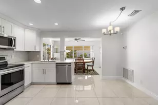 816 SW 18th Ct, Boynton Beach, FL 33426 - Photo 7