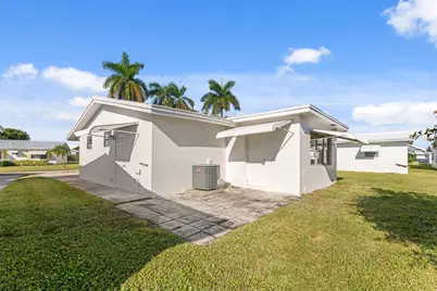 816 SW 18th Court, Boynton Beach, FL 33426 - Photo 15