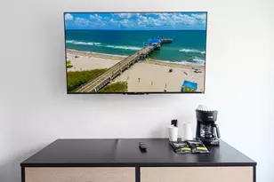 1020 N Riverside Dr, Pompano Beach, FL 33062 - Photo 9