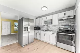 2000 NW 33rd Ct, Oakland Park, FL 33309 - Photo 15