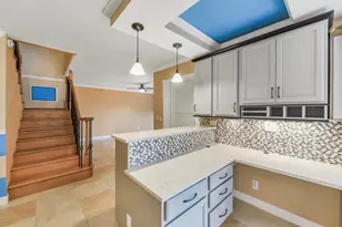 102 Woodland Rd, Palm Springs, FL 33461 - Photo 17