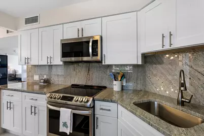 130 Lakeshore Drive, Unit #323, North Palm Beach, FL 33408 - Photo 7