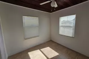 908 W 5th St, Riviera Beach, FL 33404 - Photo 25