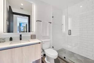 398 NE 5th St, Miami, FL 33132 - Photo 17