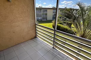 100 Village Green Cir E, Palm Springs, FL 33461 - Photo 7