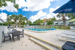 2060 NE 1st St, Deerfield Beach, FL 33441 - Photo 11