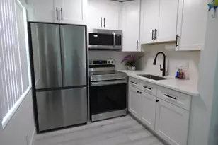 2060 NE 1st St, Deerfield Beach, FL 33441 - Photo 3