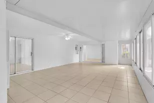 89 Lariat Cir, Boca Raton, FL 33487 - Photo 25