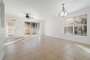 8050 Murano Cir, Palm Beach Gardens, FL 33418 - Photo 7