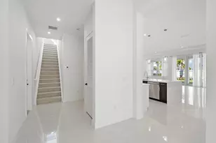 9516 St Germain Dr, Palm Beach Gardens, FL 33412 - Photo 5