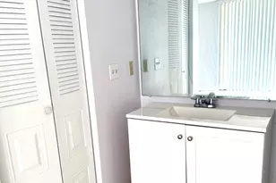 718 Executive Center Dr, West Palm Beach, FL 33401 - Photo 7