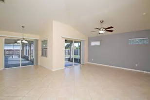555 SE Nome Dr, Port Saint Lucie, FL 34984 - Photo 9