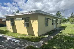 24 SW 10th Ave, Delray Beach, FL 33444 - Photo 1