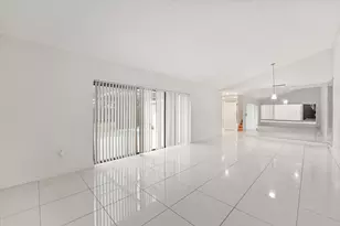 4749 Holly Lake Dr, Lake Worth, FL 33463 - Photo 5