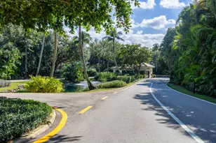 11311 Pond View Dr, Wellington, FL 33414 - Photo 3