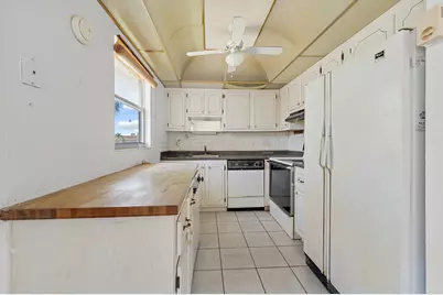180 Saxony D, Delray Beach, FL 33446 - Photo 11