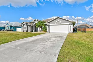 971 SW McComb Ave, Port Saint Lucie, FL 34953 - Photo 3