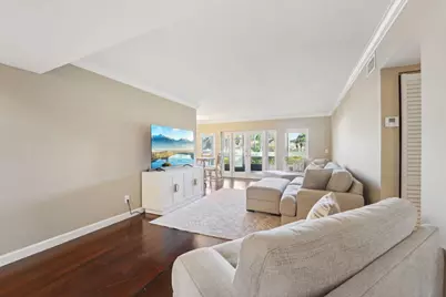 100 Pelican Pointe Drive, Unit #101, Delray Beach, FL 33483 - Photo 5