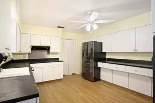 2717 Sunrise Blvd, Fort Pierce, FL 34982 - Photo 9