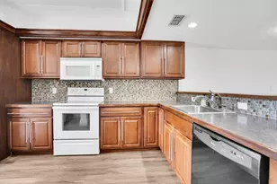 1701 Presidential Way, West Palm Beach, FL 33401 - Photo 9