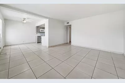 810 Lake Shore Drive, Unit #14, Lake Park, FL 33403 - Photo 3