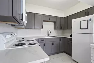 810 Lake Shore Dr, Lake Park, FL 33403 - Photo 5