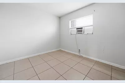 810 Lake Shore Drive, Unit #14, Lake Park, FL 33403 - Photo 9