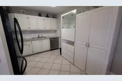 35 Somerset B, West Palm Beach, FL 33417 - Photo 5