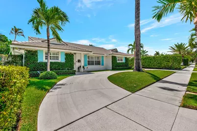 136 Worth Court S, West Palm Beach, FL 33405 - Photo 1