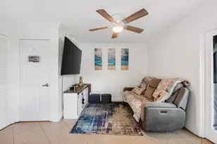 2140 White Pine Cir, Greenacres, FL 33415 - Photo 15