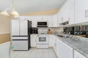 15979 Forsythia Cir, Delray Beach, FL 33484 - Photo 9