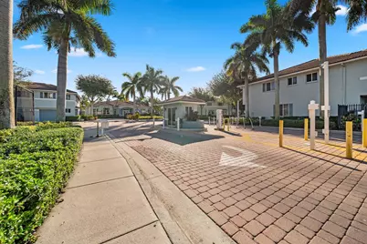 1927 Alamanda Way, Riviera Beach, FL 33404 - Photo 33