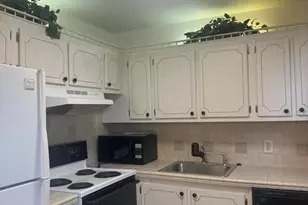 74 Northampton D, West Palm Beach, FL 33417 - Photo 3