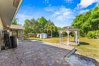 18055 W Sycamore Drive, The Acreage, FL 33470 - Photo 17