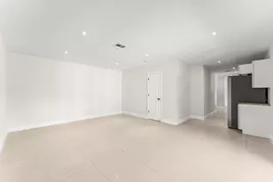 18055 W Sycamore Dr, The Acreage, FL 33470 - Photo 13