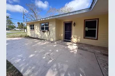 401 SE Tranquilla Avenue, Port Saint Lucie, FL 34983 - Photo 3