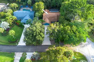 1090 SE Buttonwood Cir, Stuart, FL 34997 - Photo 3