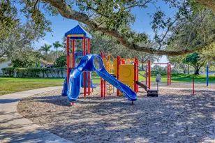 10404 Carmen Ln, Royal Palm Beach, FL 33411 - Photo 45