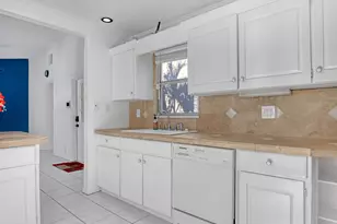 10404 Carmen Ln, Royal Palm Beach, FL 33411 - Photo 15