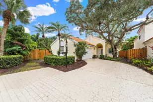 2614 La Lique Cir, Palm Beach Gardens, FL 33410 - Photo 7