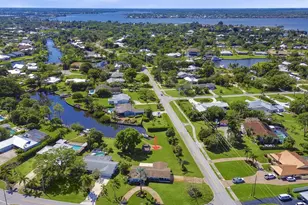 1580 NW Lakeside Trail, Stuart, FL 34994 - Photo 5