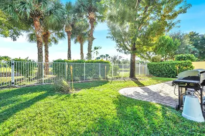 130 Canterbury Place, Royal Palm Beach, FL 33414 - Photo 39