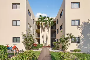 5220 Las Verdes Cir, Delray Beach, FL 33484 - Photo 3