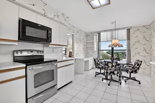 7564 Regency Lake Dr, Boca Raton, FL 33433 - Photo 23