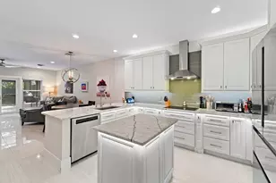 32 Grand Bay Cir, Juno Beach, FL 33408 - Photo 21