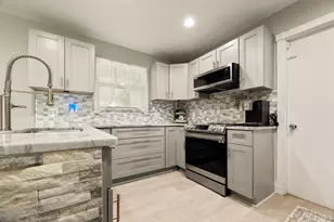 6015 Seagrape Dr, Fort Pierce, FL 34982 - Photo 5